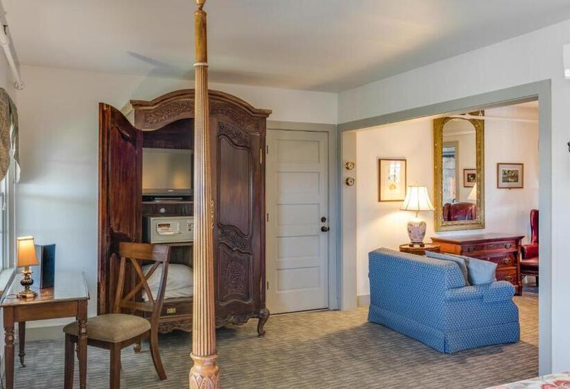 اتاق استاندارد با تخت بزرگ, The First Colony Inn