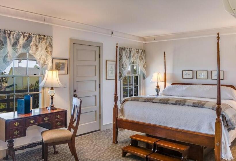 Deluxe Suite King Bed, The First Colony Inn