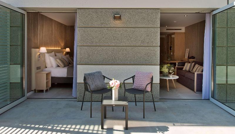 سوئیت جونیور با تخت بزرگ, Golden Tulip Sophia Antipolis   Hotel & Spa