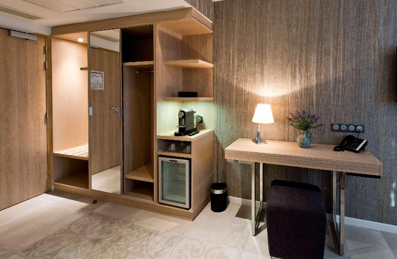 اتاق استاندارد با تخت بزرگ, Golden Tulip Sophia Antipolis   Hotel & Spa