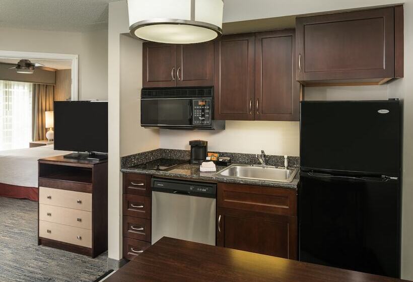 Suite Adapted for people with reduced mobility, Homewood Suites By Hilton Chicago  Schaumburg