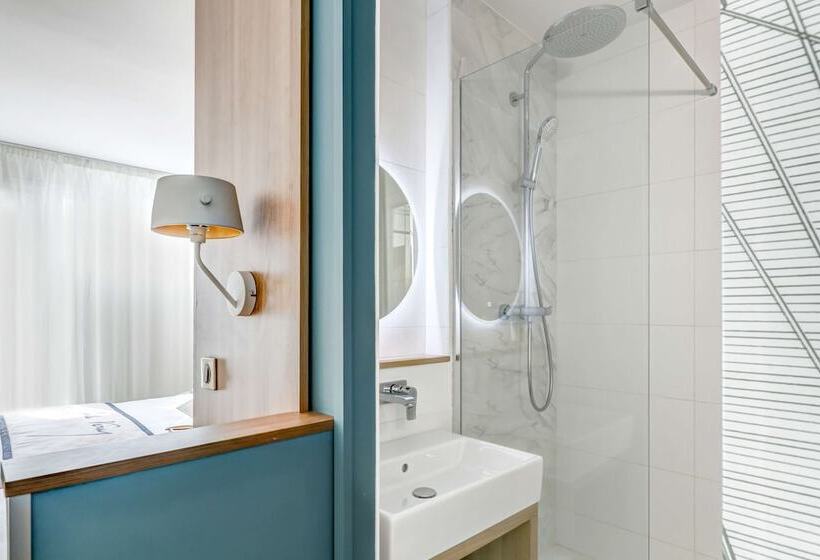 سوییت خانوادگی, Hôtel Littéraire Jules Verne, BW Signature Collection
