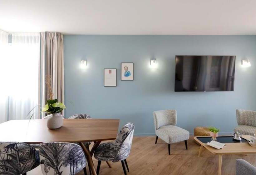 سوییت خانوادگی, Hôtel Littéraire Jules Verne, BW Signature Collection