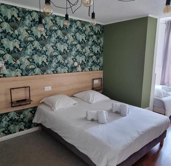 اتاق استاندارد سه نفره, Hôtel & Restaurant Le Patio Vichy