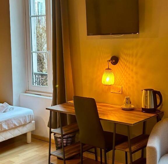 اتاق خانوادگی, Hôtel & Restaurant Le Patio Vichy