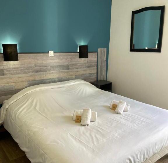 اتاق استاندارد با تراس, Hôtel & Restaurant Le Patio Vichy