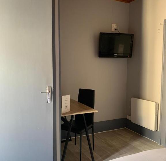 اتاق استاندارد با چشم‌انداز باغ, Hôtel & Restaurant Le Patio Vichy