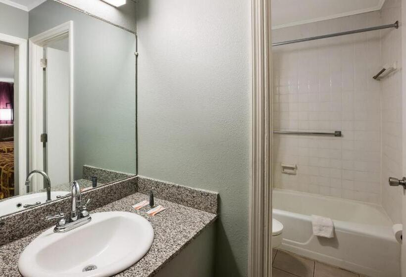 اتاق استاندارد با 2 تخت دوبل, Knights Inn Fayetteville   Fort Bragg