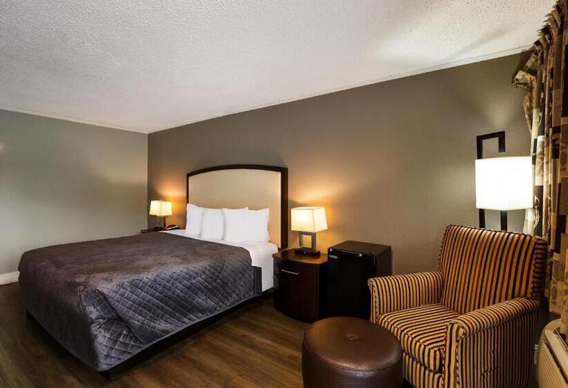 اتاق استاندارد با تخت بزرگ برای معلولان, Knights Inn Fayetteville   Fort Bragg