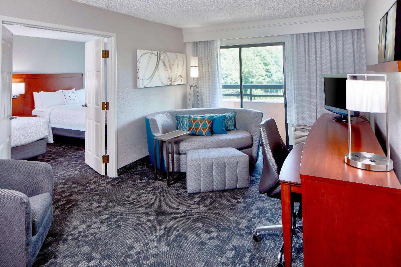 اتاق استاندارد با تخت بزرگ برای معلولان, Quality Inn Greenville Near University