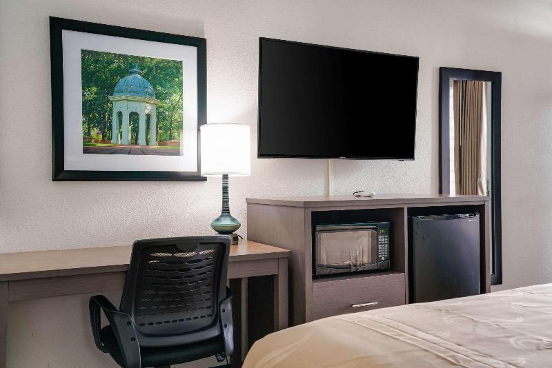 اتاق استاندارد با تخت بزرگ, Quality Inn Greenville Near University