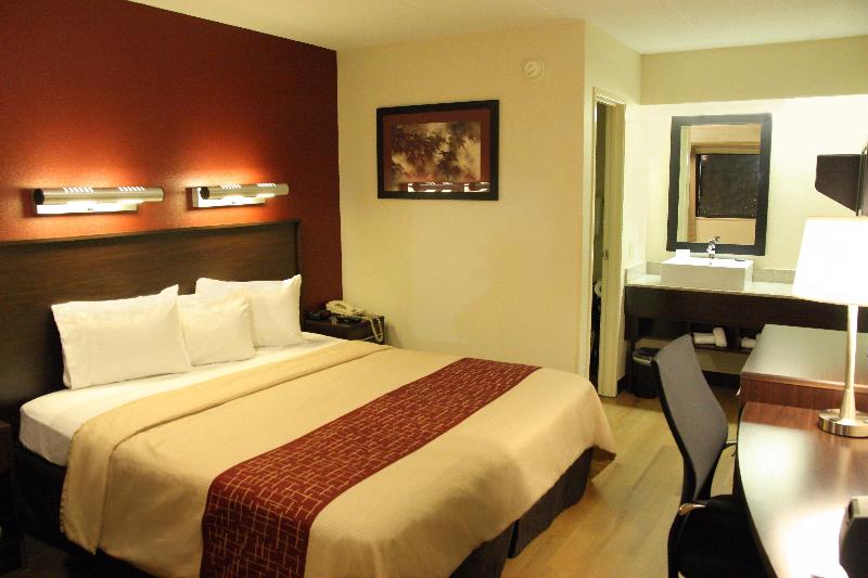 اتاق استاندارد با تخت بزرگ, Red Roof Inn Plus+ Mt Pleasant   Patriots Point