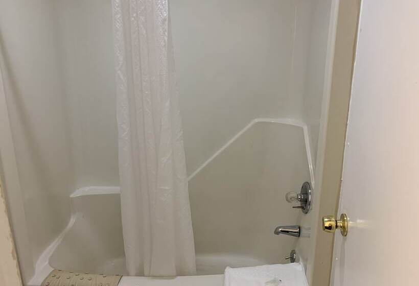 带2个双人床的标准工作室, Americas Best Value Inn Roxboro