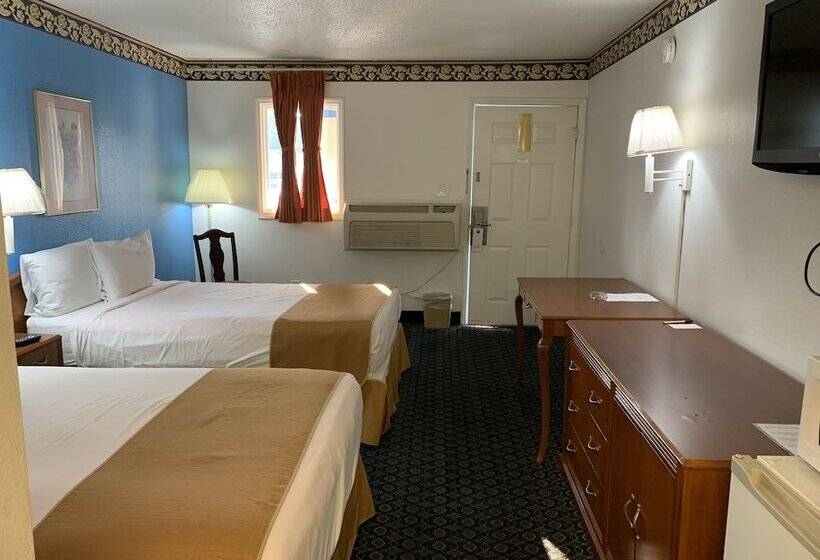 带2个双人床的标准工作室, Americas Best Value Inn Roxboro