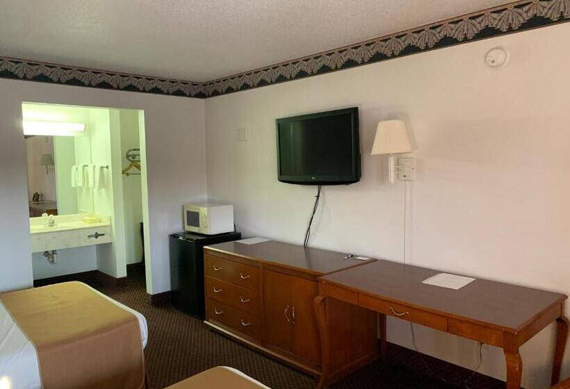 带2个双人床的标准工作室, Americas Best Value Inn Roxboro