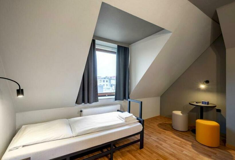 اتاق استاندارد یک تخته با سرویس بهداشتی مشترک, a&o Hamburg Reeperbahn
