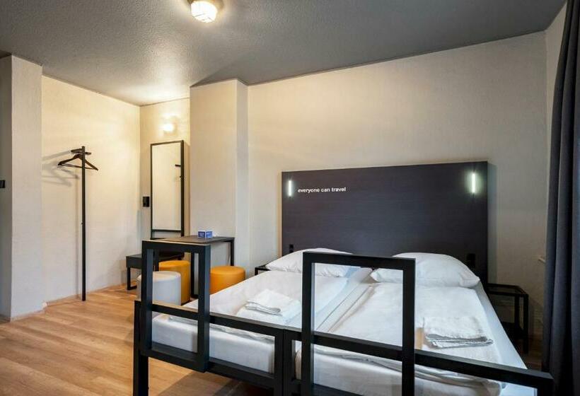 Standardzimmer Geteiltes Bad, A&o Hamburg Reeperbahn