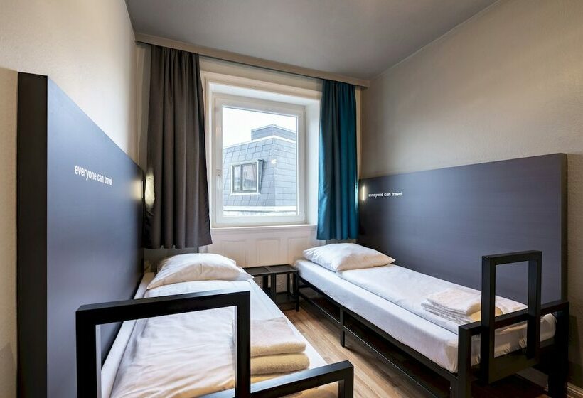 Standardzimmer Geteiltes Bad, A&o Hamburg Reeperbahn