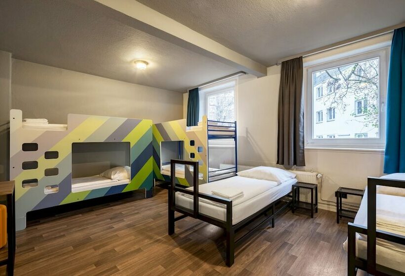 4 Bett Standardzimmer, A&o Hamburg Reeperbahn