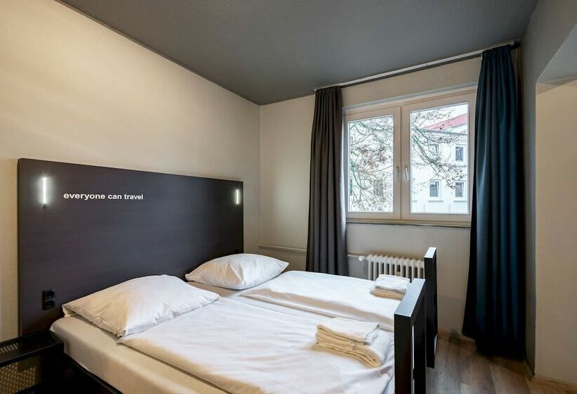 اتاق استاندارد یک تخته با سرویس بهداشتی مشترک, a&o Hamburg Reeperbahn