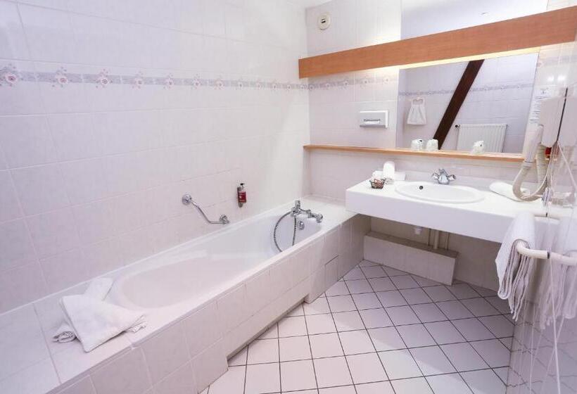 اتاق استاندارد سه نفره, The Originals Boutique, Hôtel La Ferme Du Pape, Eguisheim