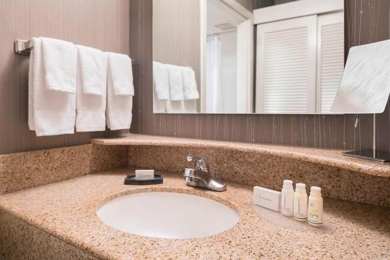 اتاق استاندارد با تخت بزرگ, Courtyard By Marriott San Mateo Foster City
