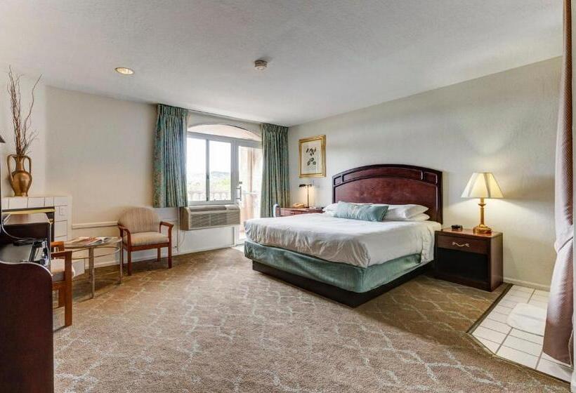 اتاق لوکس با تخت بزرگ, Forest Villas