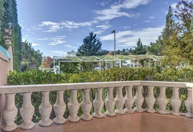 اتاق سوپریور برای معلولان, Forest Villas