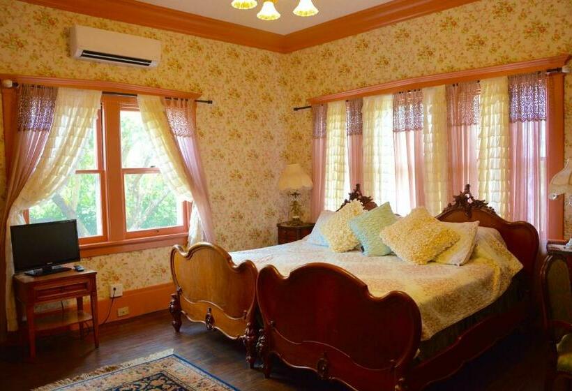 اتاق استاندارد, Manoa Valley Inn