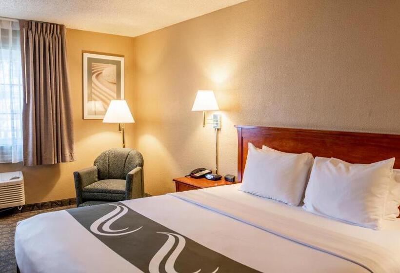 اتاق استاندارد با تخت بزرگ, Spark By Hilton Modesto