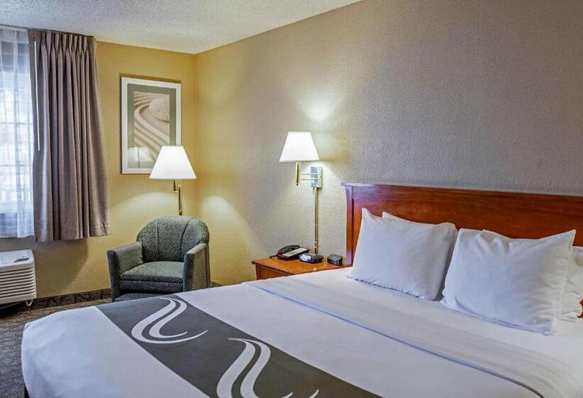 اتاق استاندارد با تخت بزرگ, Spark By Hilton Modesto