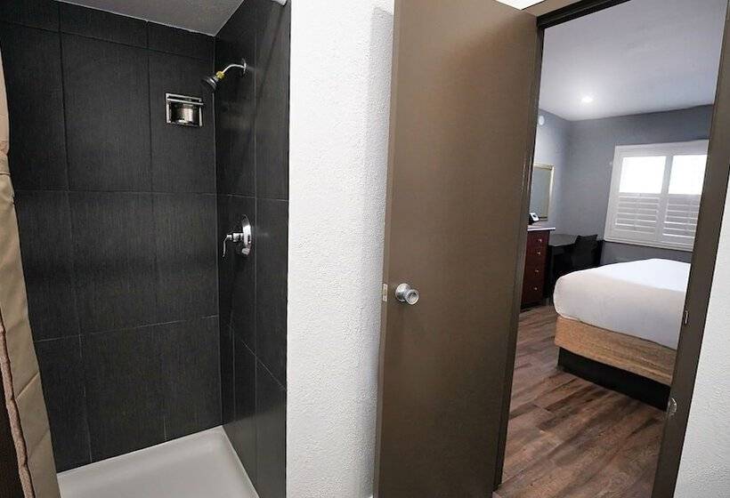 اتاق استاندارد با تخت بزرگ, Seaside Inn & Suites