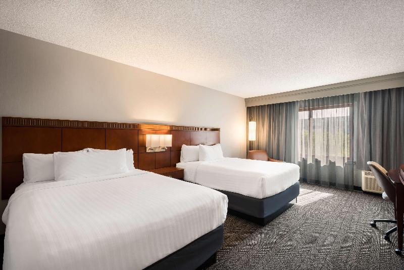 Standard Room Adapted for people with reduced mobility, Sonesta Select San Jose Airport