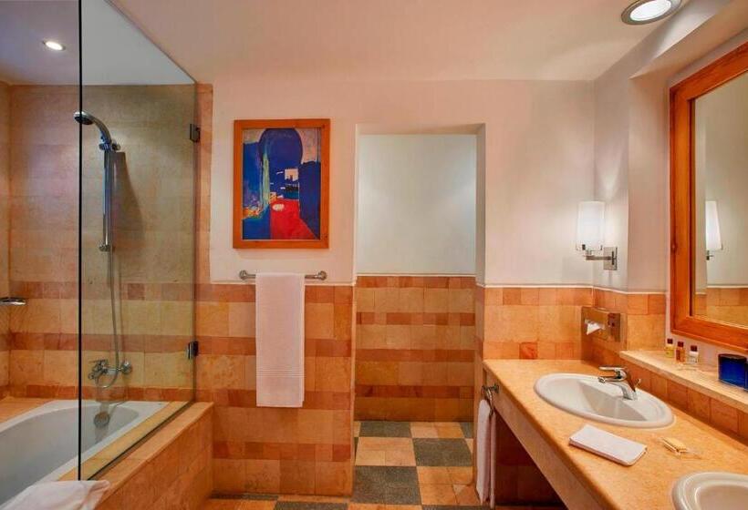 سوئیت اجرایی با تخت کینگ, Sheraton Miramar Resort El Gouna