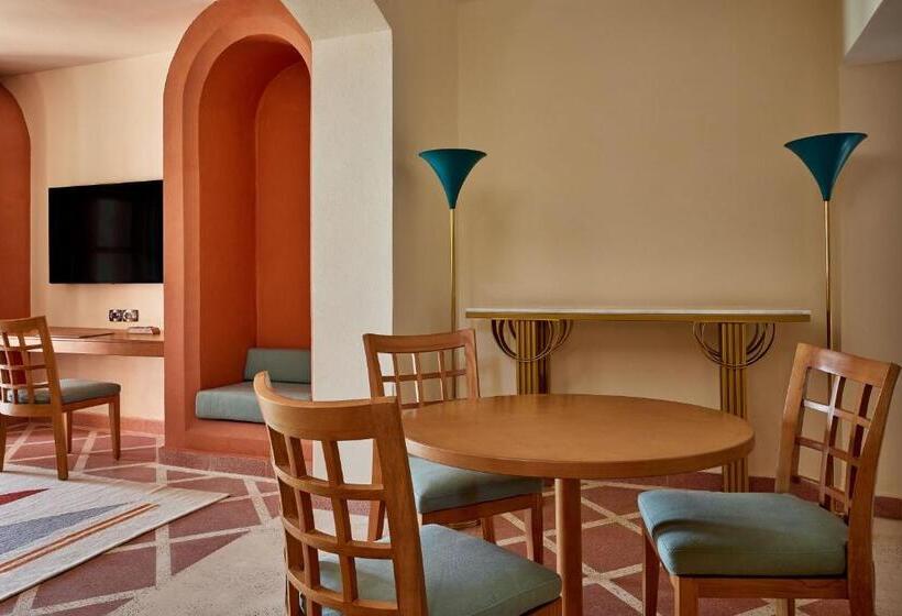 سوئیت اجرایی با تخت کینگ, Sheraton Miramar Resort El Gouna