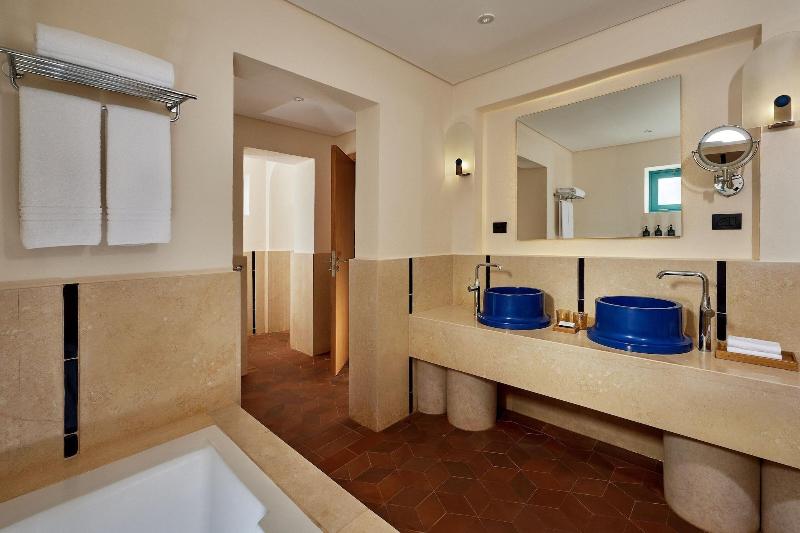 سوئیت اجرایی با تخت کینگ, Sheraton Miramar Resort El Gouna
