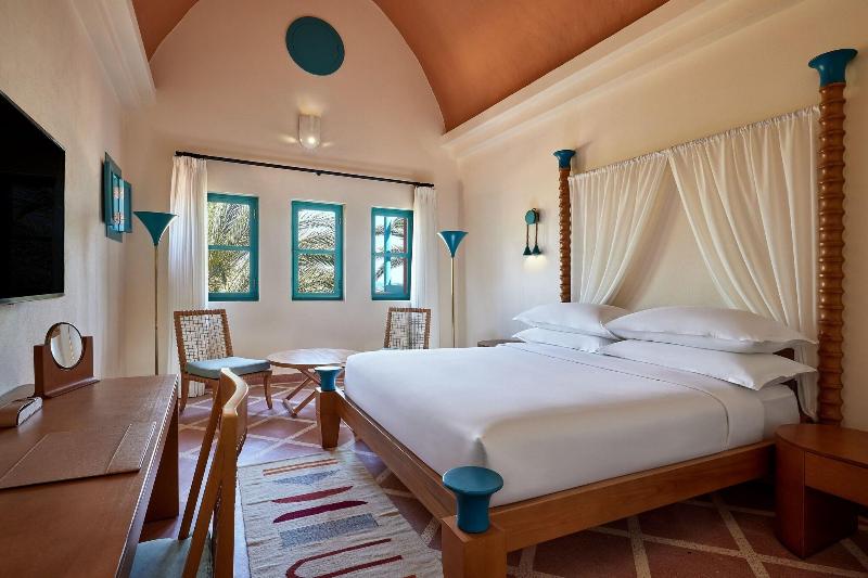 سوئیت اجرایی با تخت کینگ, Sheraton Miramar Resort El Gouna