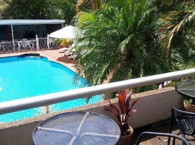 سوئیت خانواده 2 خوابه, Aquajet Motel