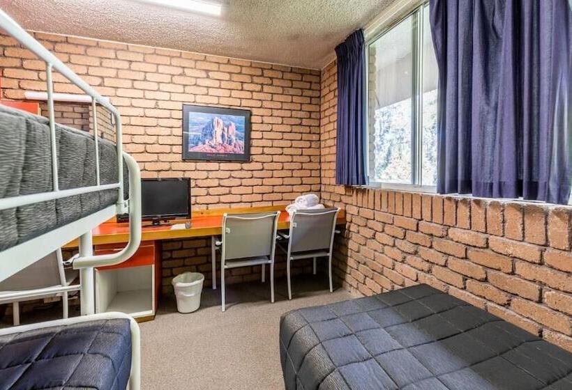 سوئیت خانواده 2 خوابه, Aquajet Motel