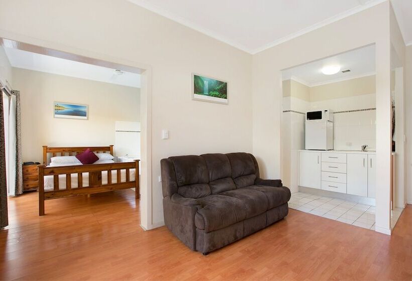 سوئیت با وان آب گرم, Cairns City Sheridan Motel