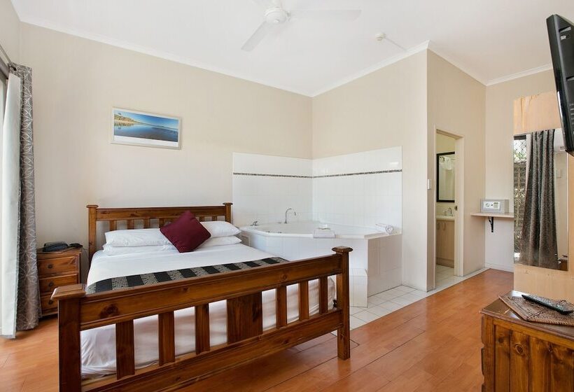 سوئیت با وان آب گرم, Cairns City Sheridan Motel