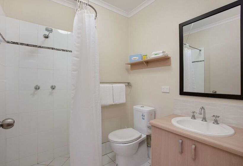 Quarto Estandar Cama Casal, Cairns City Sheridan Motel