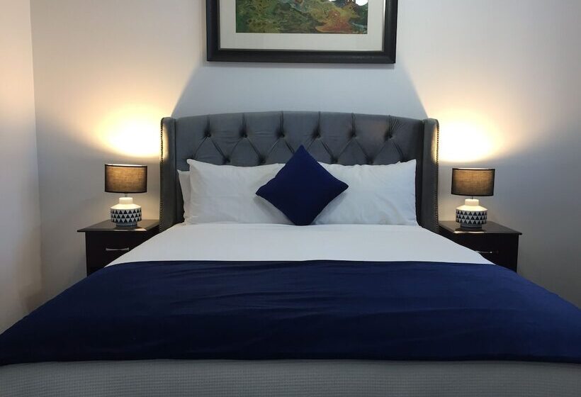 اتاق لوکس, Art Hotel On York