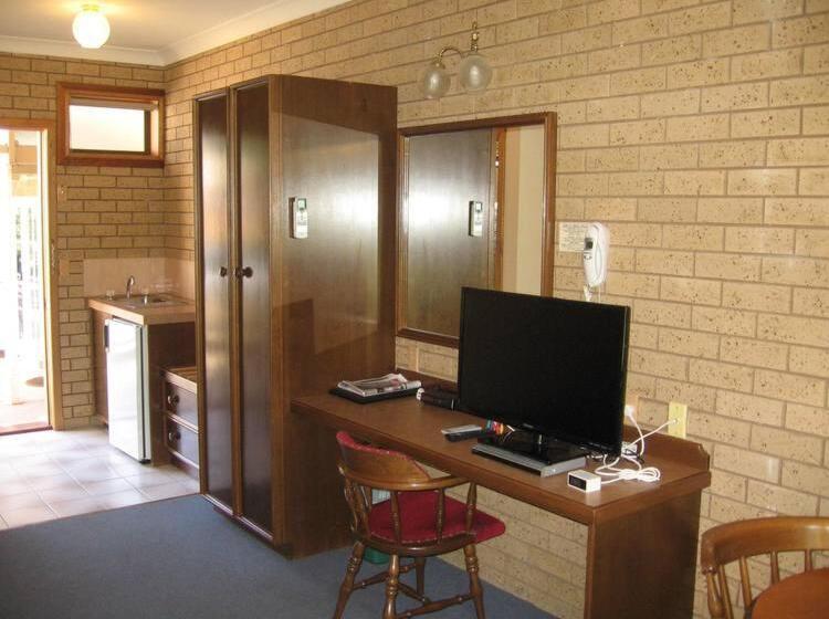 اتاق استاندارد با چشم‌انداز باغ, Barrass's John Bright Motor Inn