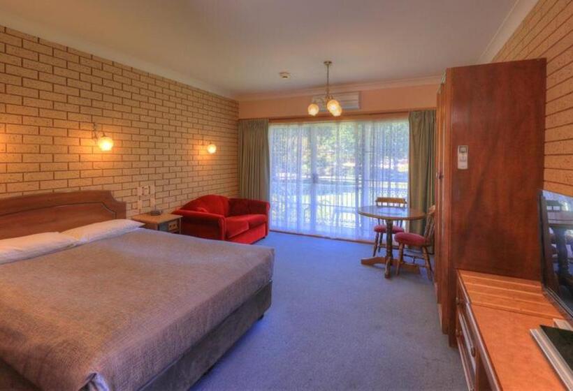 اتاق استاندارد با وان آب گرم, Barrass's John Bright Motor Inn
