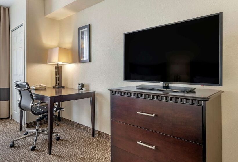 سوئیت برای معلولان, Comfort Suites Maingate East Kissimmee