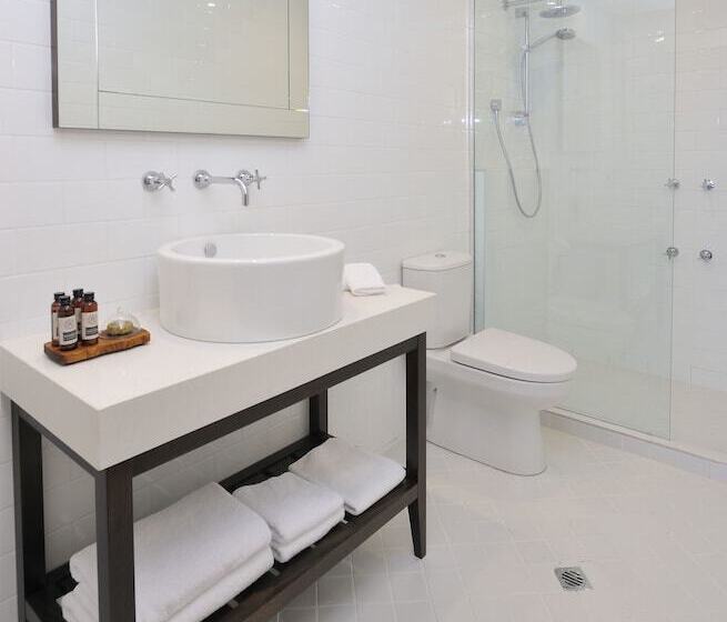 استودیو اجرایی, Grand Hotel Melbourne