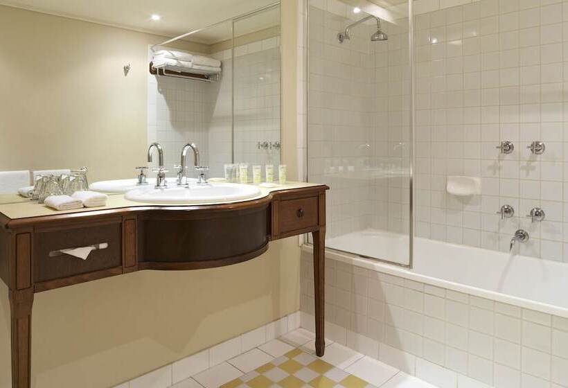 استودیوی استاندارد, Grand Hotel Melbourne