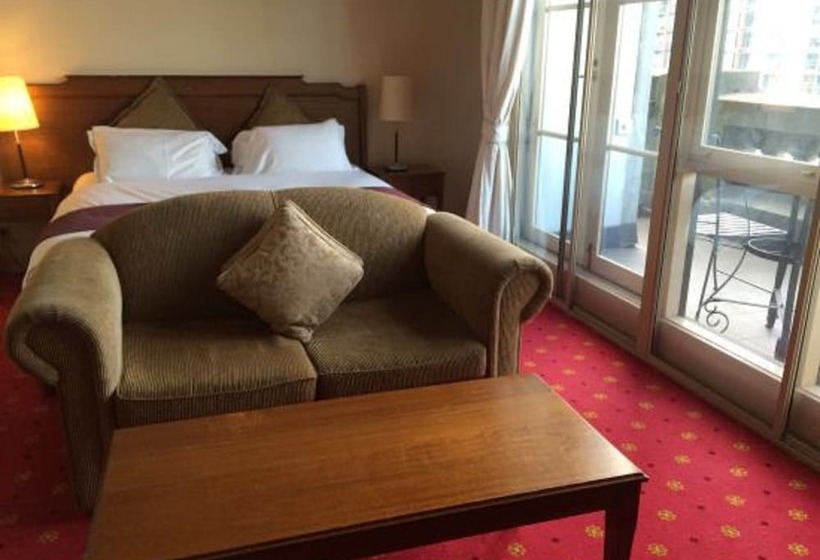 استودیوی استاندارد, Grand Hotel Melbourne