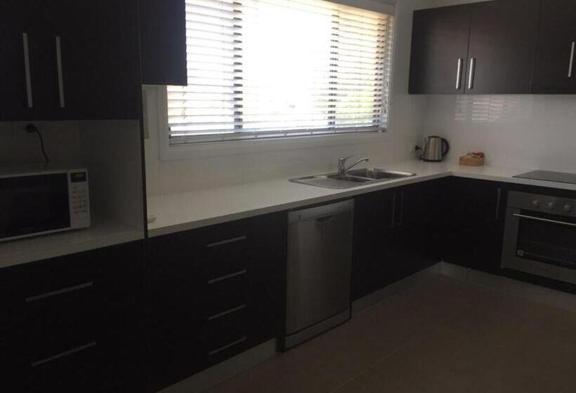 2 Bedroom Apartment, Macquarie Barracks Motor Inn